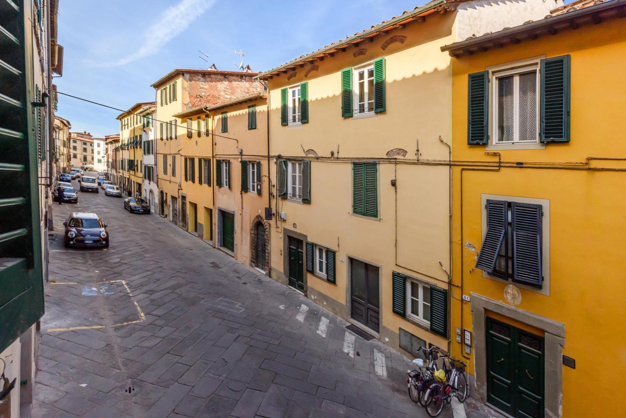 Heart Of Lucca Style Whitin The Walls Exterior photo